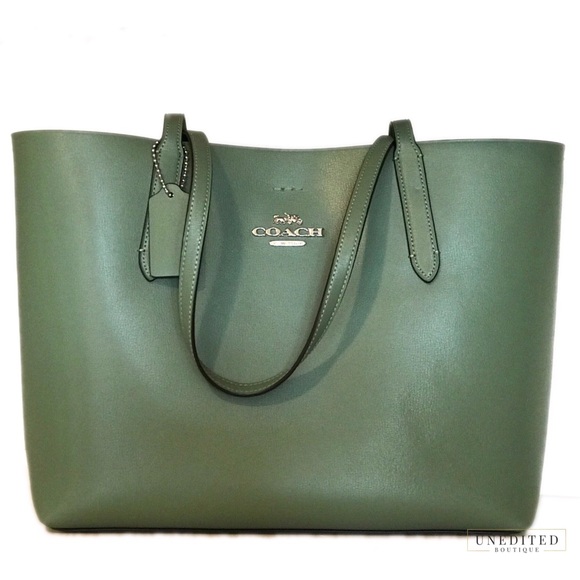 Coach Handbags - Coach Leather Tote
